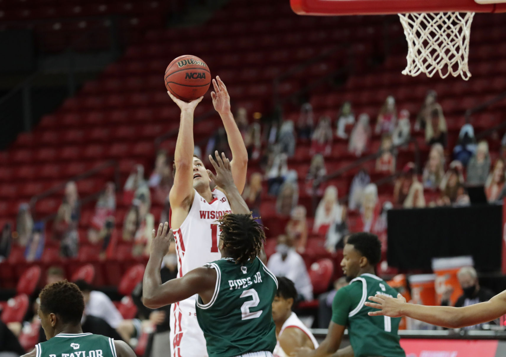Badgers 82, Phoenix 42